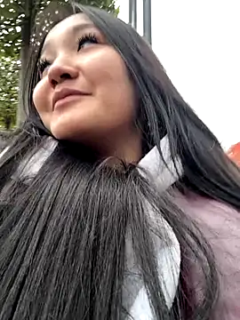 Snapshot of KissMeEva chatting on 10.16.25 KissMeEva online show from 10.16.25