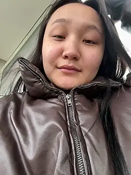 Snapshot of KissMeEva chatting on 10.19.25 KissMeEva online show from 10.19.25