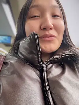 Snapshot of KissMeEva chatting on 10.25.25 KissMeEva online show from 10.25.25