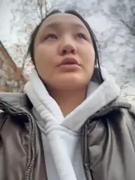 Snapshot of KissMeEva chatting on 10.30.25 KissMeEva online show from 10.30.25