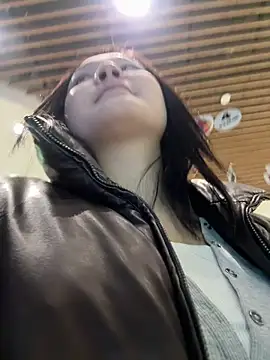 Snapshot of KissMeEva chatting on 11.02.25 KissMeEva online show from 11.02.25