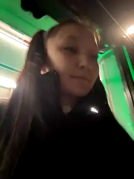 Snapshot of KissMeEva chatting on 11.05.25 KissMeEva online show from 11.05.25