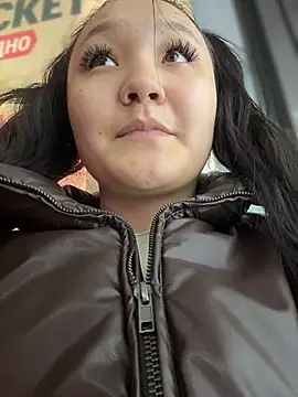 Snapshot of KissMeEva chatting on 11.08.25 KissMeEva online show from 11.08.25