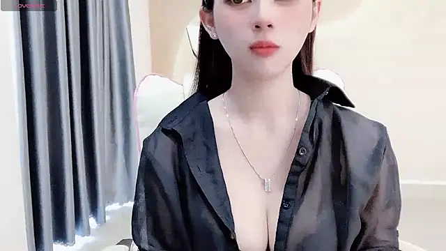 Snapshot of Aline_690 chatting on 04.06.26 Aline 690 online show from 04.06.26