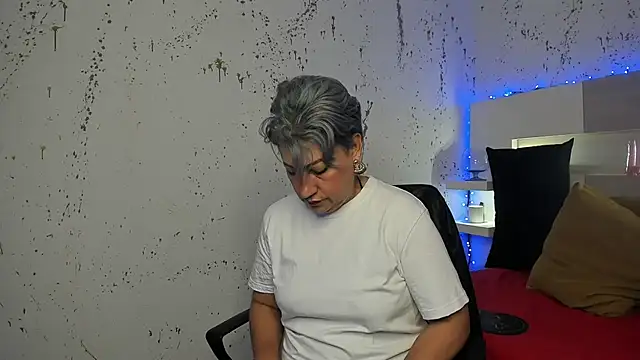 Snapshot of JaddeWalker chatting on 10.03.25 JaddeWalker online show from 10.03.25