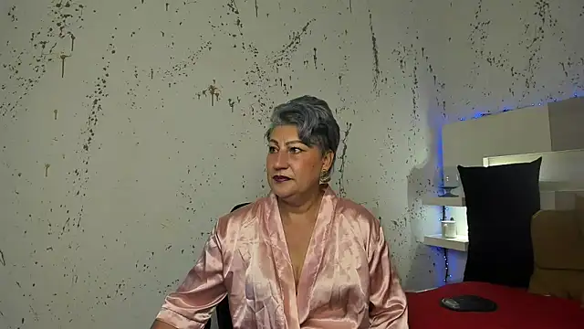 Snapshot of JaddeWalker chatting on 10.08.25 JaddeWalker online show from 10.08.25