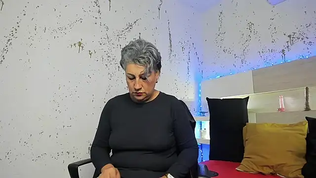 Snapshot of JaddeWalker chatting on 10.12.25 JaddeWalker online show from 10.12.25