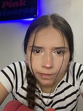 Snapshot of LilithAbril chatting on 11.20.25 LilithAbril online show from 11.20.25