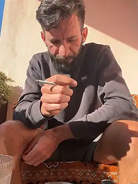 Snapshot of Michel_huge chatting on 09.18.25 Michel huge online show from 09.18.25