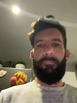 Snapshot of Michel_huge chatting on 11.02.25 Michel huge online show from 11.02.25