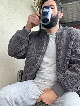 Snapshot of Michel_huge chatting on 11.09.25 Michel huge online show from 11.09.25