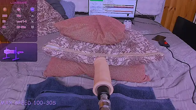 Snapshot of M_I_L_F_A chatting on 05.19.26 M I L F A online show from 05.19.26