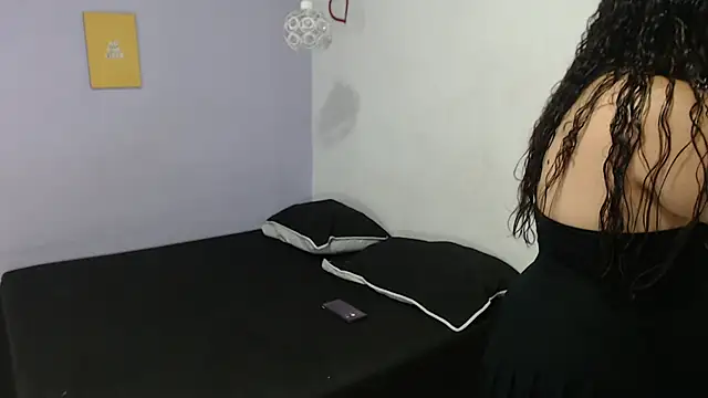 Snapshot of penelope_gucci1 chatting on 09.23.25 penelope gucci1 online show from 09.23.25