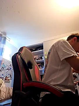 Snapshot of Thelouniost334___ chatting on 10.06.25 Thelouniost334 online show from 10.06.25