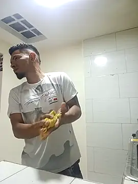 Snapshot of MI_GERALD chatting on 09.15.25 MI GERALD online show from 09.15.25