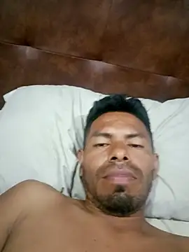 Snapshot of MI_GERALD chatting on 11.16.25 MI GERALD online show from 11.16.25