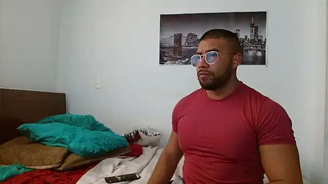 Snapshot of AntonyDAngelo25 chatting on 10.16.25 AntonyDAngelo25 online show from 10.16.25