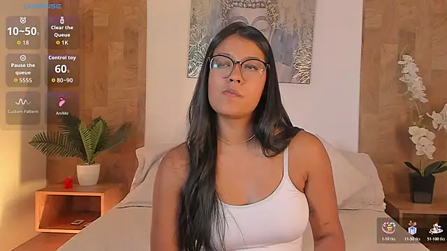 Camila Bustamante online show from 04.13.26