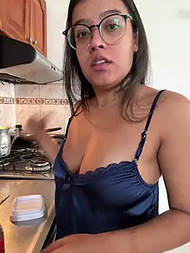 Snapshot of Camila_Bustamante chatting on 06.29.26 Camila Bustamante online show from 06.29.26