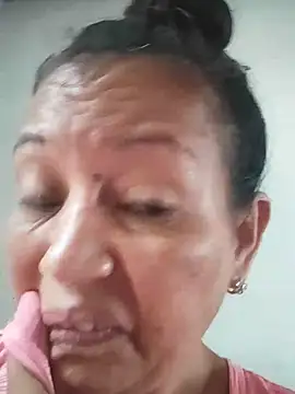 Snapshot of marinita13 chatting on 10.11.25 marinita13 online show from 10.11.25