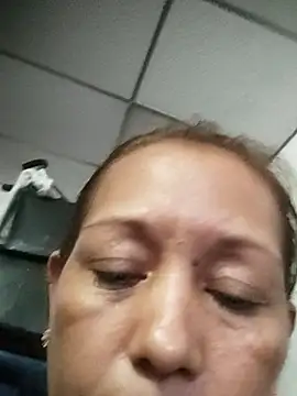 Snapshot of marinita13 chatting on 11.11.25 marinita13 online show from 11.11.25