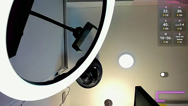 samantamilk6 online show from 10.23.25