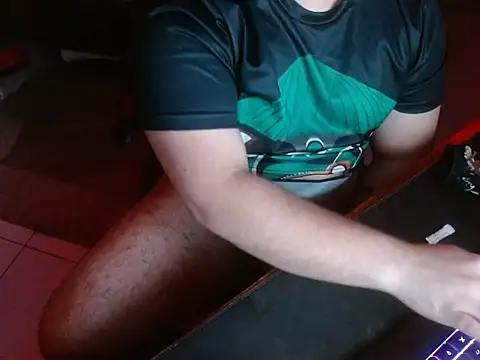 Snapshot of Luacsboy22 chatting on 10.29.25 Luacsboy22 online show from 10.29.25