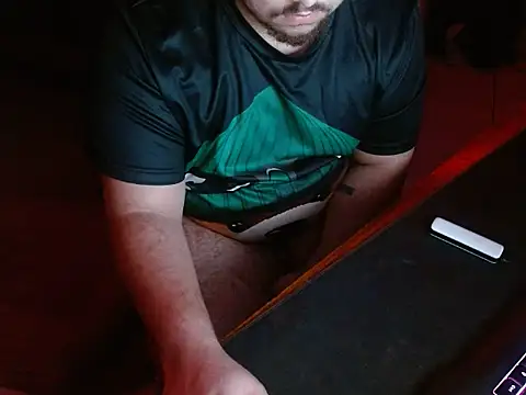 Snapshot of Luacsboy22 chatting on 11.06.25 Luacsboy22 online show from 11.06.25