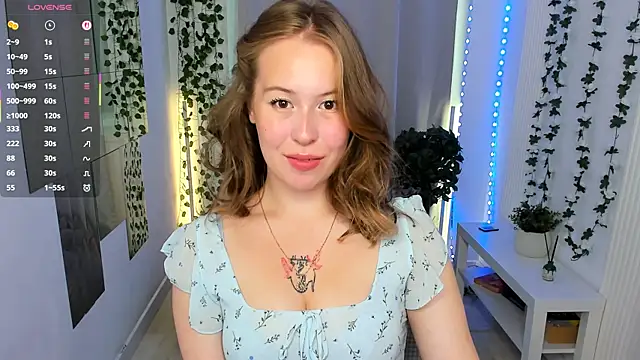 Snapshot of LanaRoselle chatting on 08.08.26 LanaRoselle online show from 08.08.26