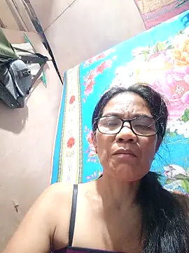 Snapshot of ImYourWoman_55 chatting on 10.26.25 ImYourWoman 55 online show from 10.26.25