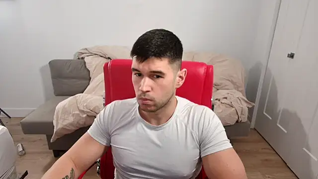 Snapshot of Sand0w chatting on 11.13.25 Sand0w online show from 11.13.25