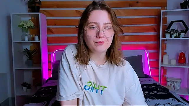 Tara Grainn online show from 09.10.25