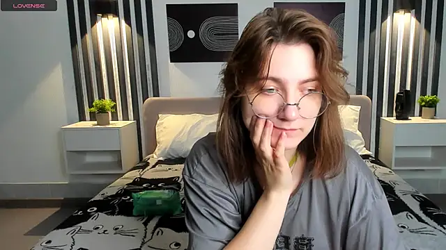 Tara Grainn online show from 09.14.25