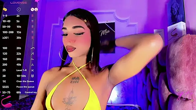 Snapshot of LADY-HOT-SEXY- chatting on 06.27.26 LADY-HOT-SEXY- online show from 06.27.26