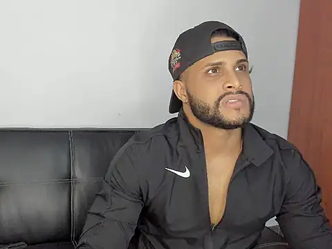 Snapshot of Pier_Simons chatting on 10.02.25 Pier Simons online show from 10.02.25