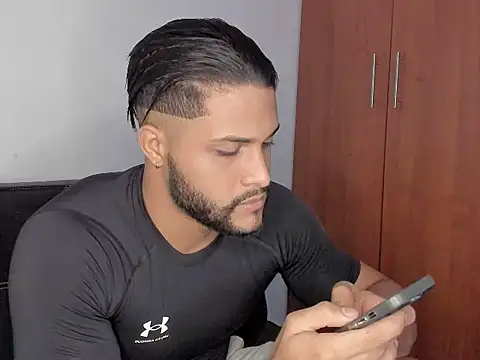 Snapshot of Pier_Simons chatting on 10.12.25 Pier Simons online show from 10.12.25