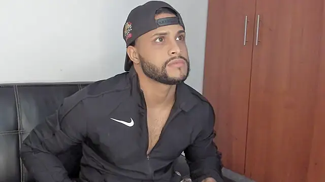 Snapshot of Pier_Simons chatting on 10.16.25 Pier Simons online show from 10.16.25