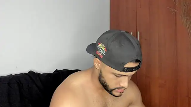 Snapshot of Pier_Simons chatting on 10.18.25 Pier Simons online show from 10.18.25