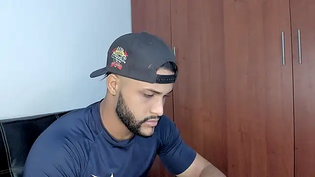 Snapshot of Pier_Simons chatting on 10.19.25 Pier Simons online show from 10.19.25