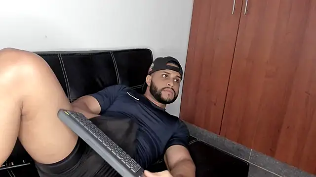 Snapshot of Pier_Simons chatting on 10.23.25 Pier Simons online show from 10.23.25