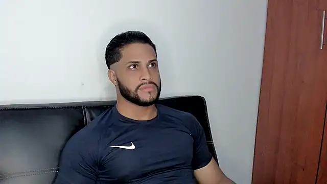 Snapshot of Pier_Simons chatting on 10.26.25 Pier Simons online show from 10.26.25