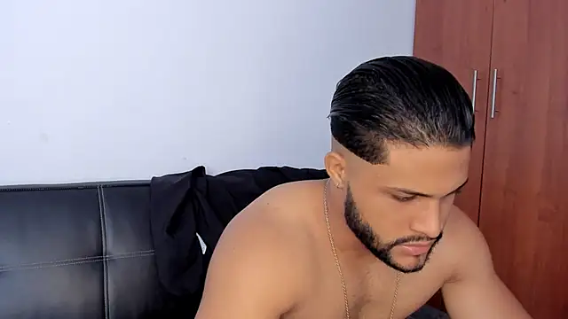 Snapshot of Pier_Simons chatting on 11.01.25 Pier Simons online show from 11.01.25