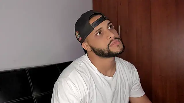 Snapshot of Pier_Simons chatting on 11.06.25 Pier Simons online show from 11.06.25