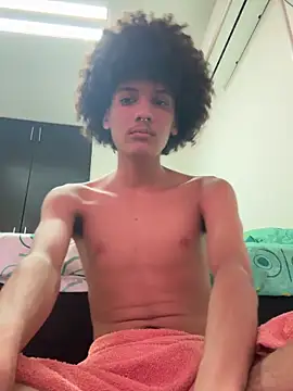 Max Rain online show from 10.17.25