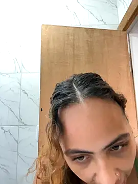 Snapshot of Chloe_Leaozinho chatting on 11.04.25 Chloe Leaozinho online show from 11.04.25