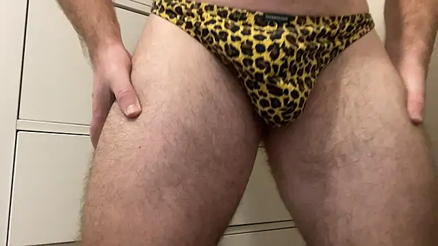 Snapshot of BrianJohnson_ chatting on 11.04.25 BrianJohnson online show from 11.04.25