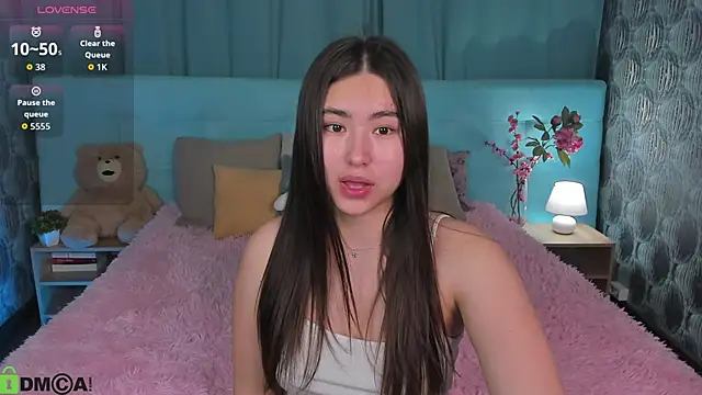 Snapshot of Megan_Williamms chatting on 10.21.25 Megan Williamms online show from 10.21.25