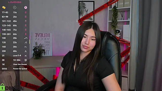 Snapshot of Megan_Williamms chatting on 10.23.25 Megan Williamms online show from 10.23.25