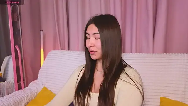 Snapshot of Megan_Williamms chatting on 10.24.25 Megan Williamms online show from 10.24.25