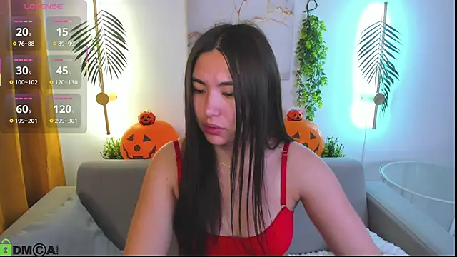 Snapshot of Megan_Williamms chatting on 10.31.25 Megan Williamms online show from 10.31.25